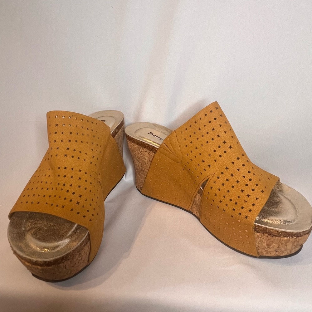 Women's Tan Wedge Sandals
